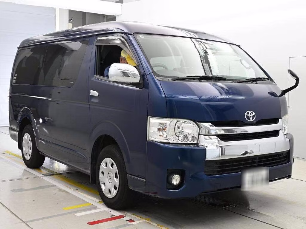 TOYOTA HIACE