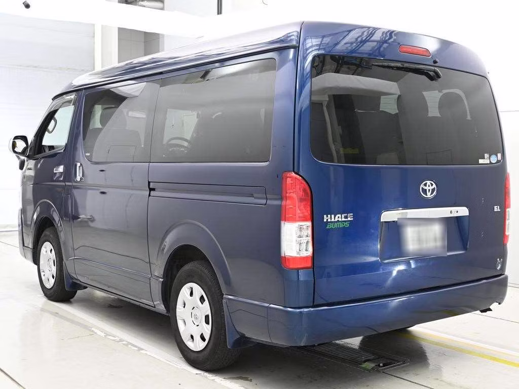 TOYOTA HIACE