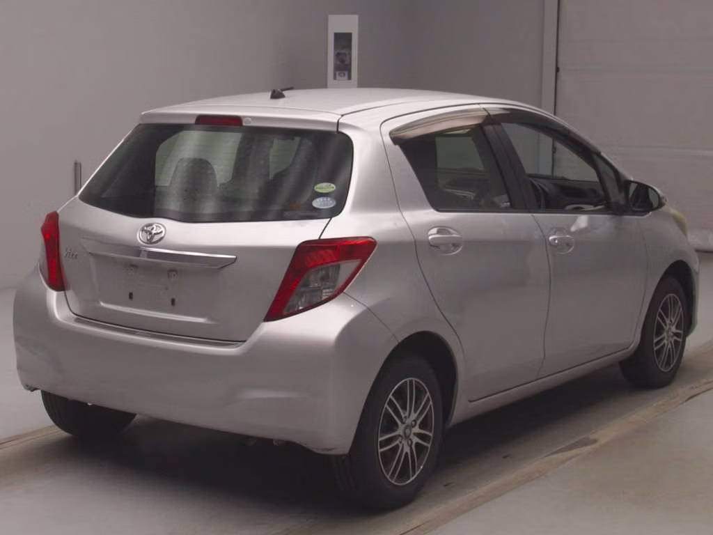 TOYOTA VITZ