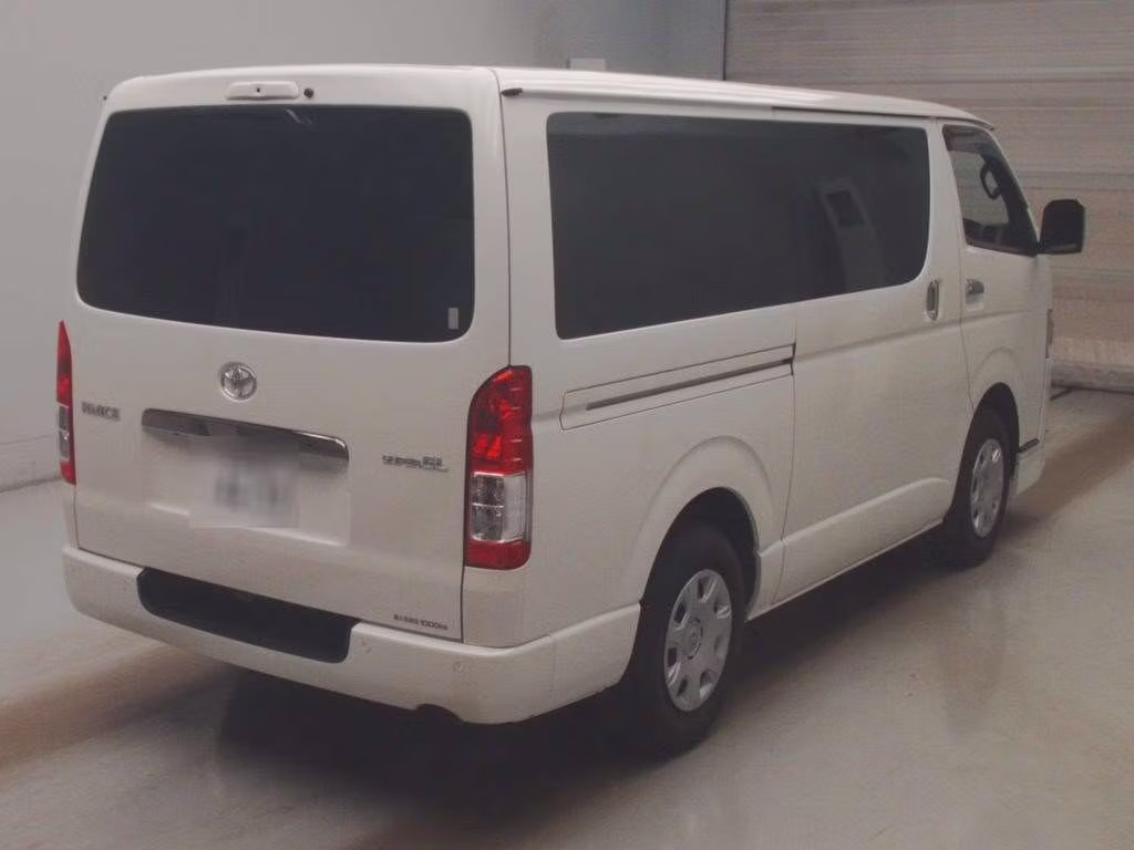 TOYOTA REGIUS ACE
