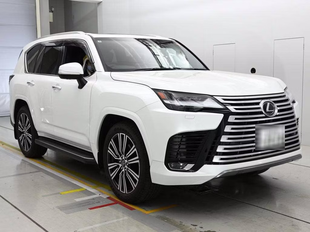 LEXUS LX600