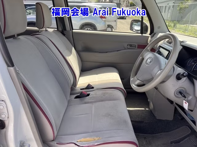 TOYOTA PIXIS SPACE