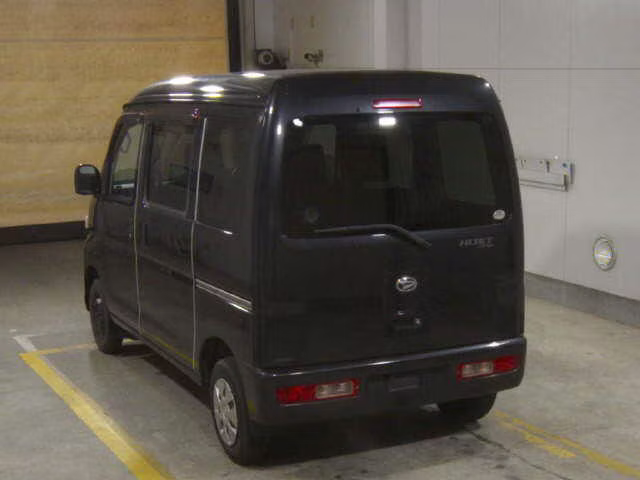 TOYOTA PIXIS VAN