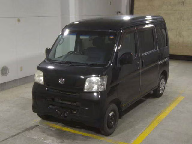 TOYOTA PIXIS VAN