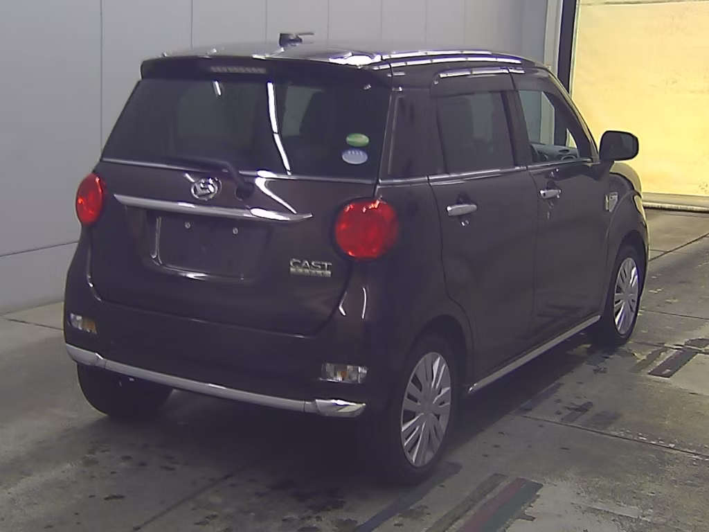 DAIHATSU CAST