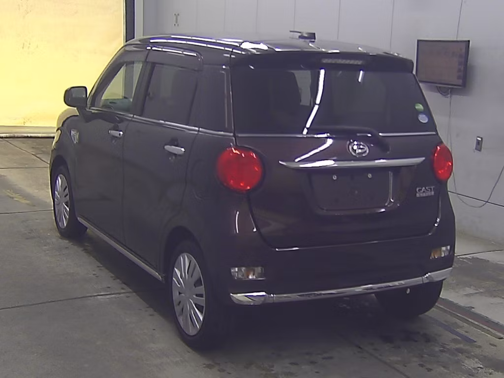 DAIHATSU CAST