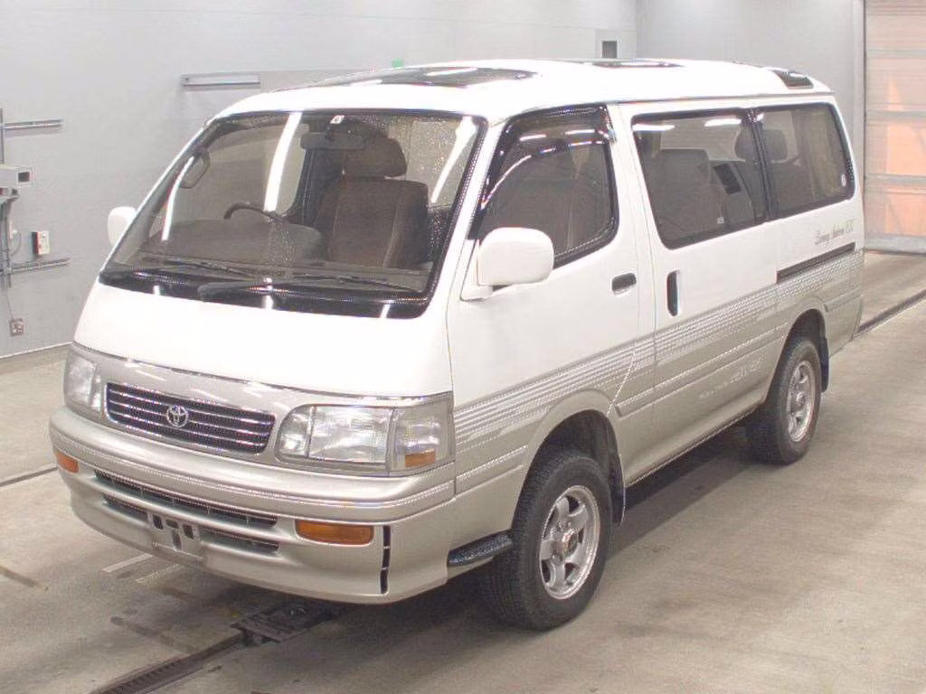 TOYOTA HIACE