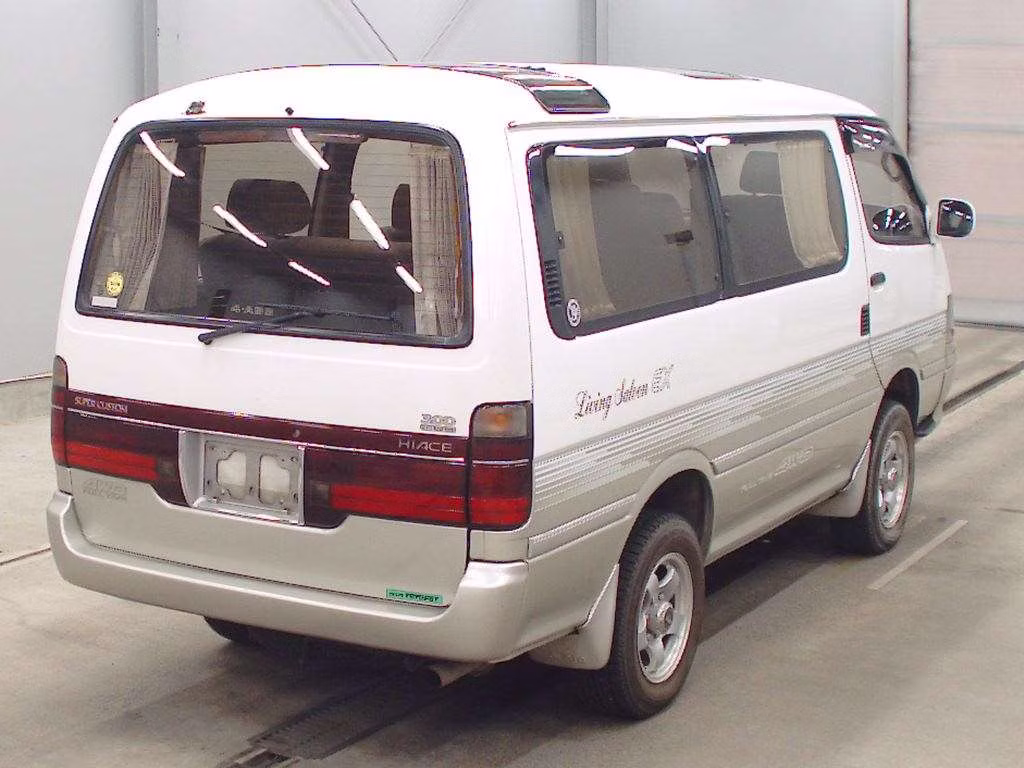 TOYOTA HIACE