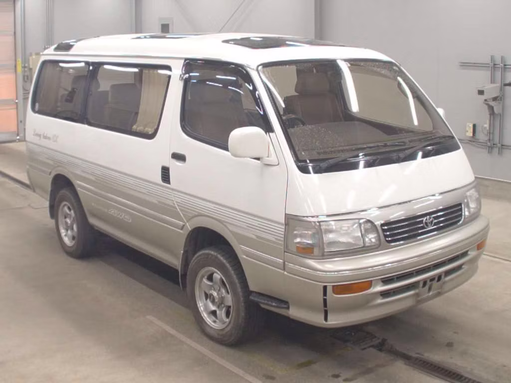 TOYOTA HIACE