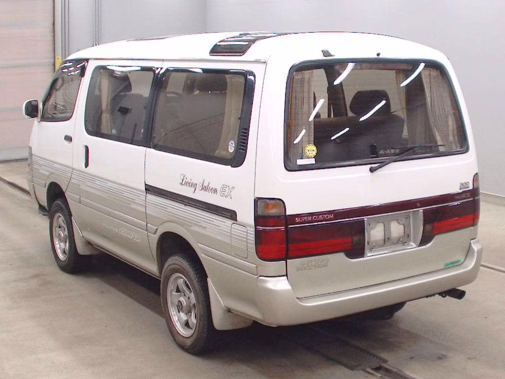 TOYOTA HIACE