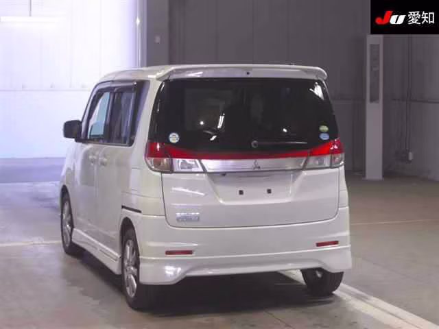 MITSUBISHI DELICA D:2