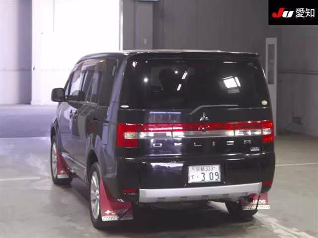 MITSUBISHI DELICA D:5