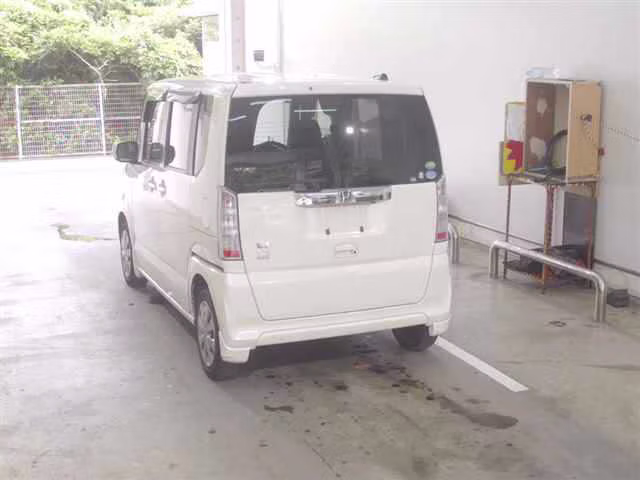 HONDA N-BOX