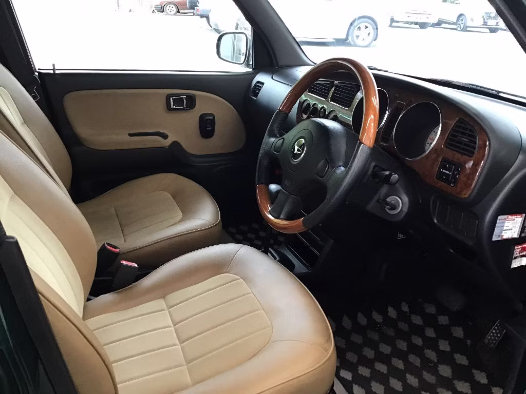DAIHATSU MIRA GINO