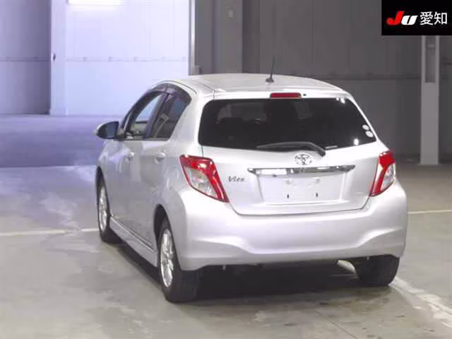 TOYOTA VITZ