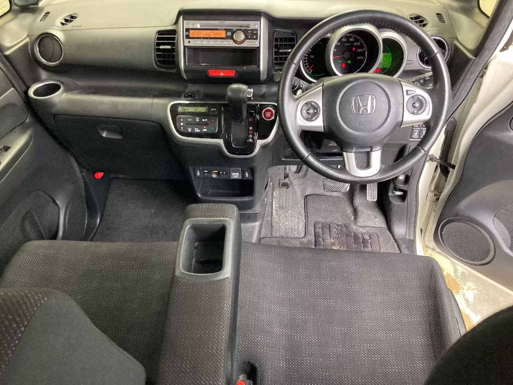 HONDA N-BOX
