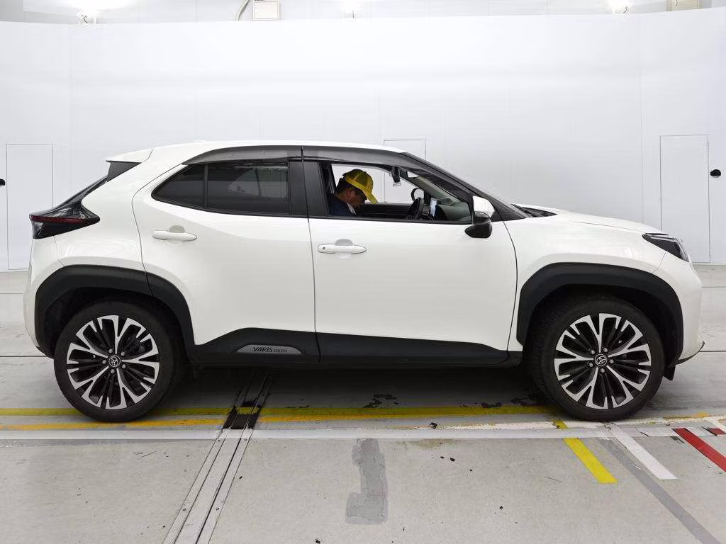 TOYOTA YARIS CROSS