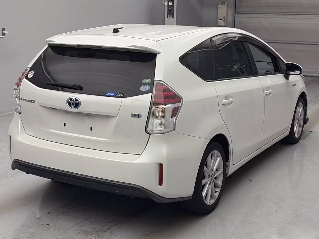 TOYOTA PRIUS ALPHA