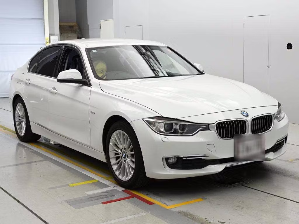 BMW 3-SERIES