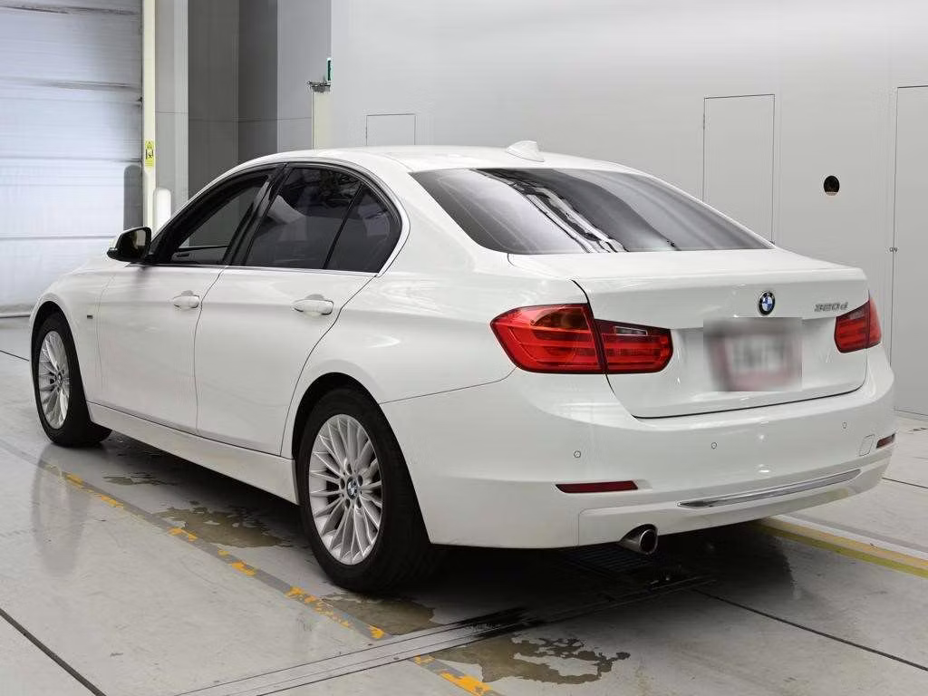 BMW 3-SERIES