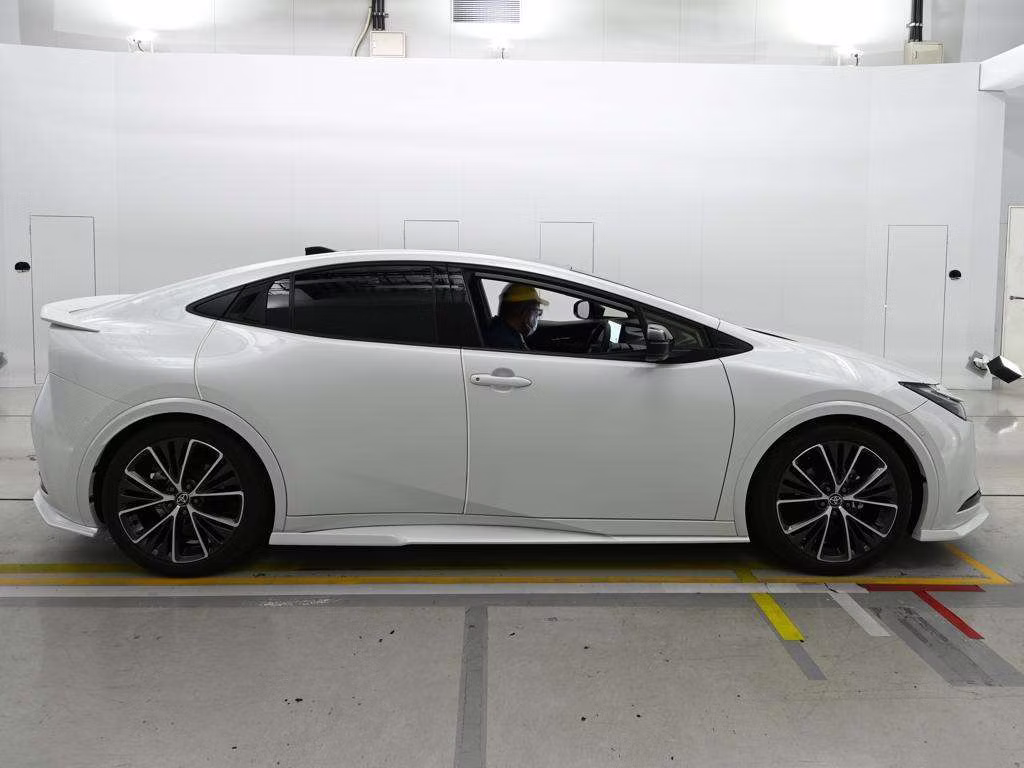 TOYOTA PRIUS
