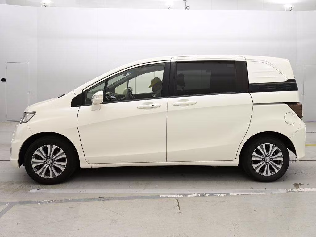 HONDA FREED SPIKE