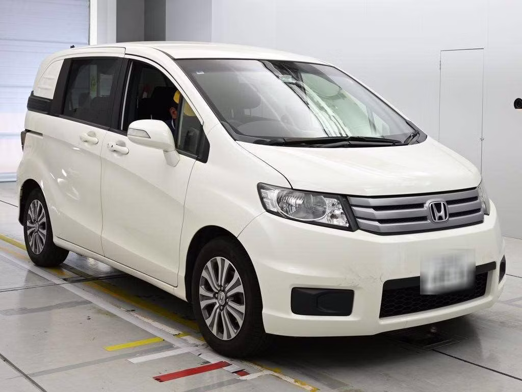 HONDA FREED SPIKE