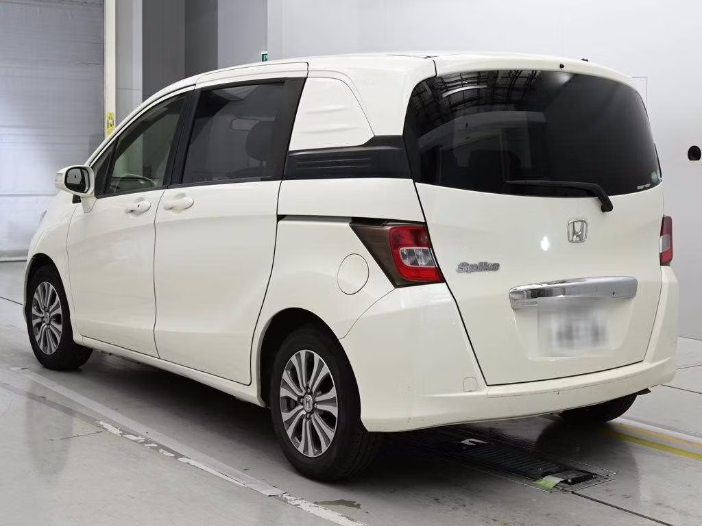 HONDA FREED SPIKE
