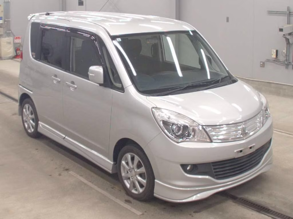 MITSUBISHI DELICA D:2