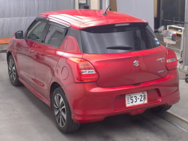 SUZUKI SWIFT
