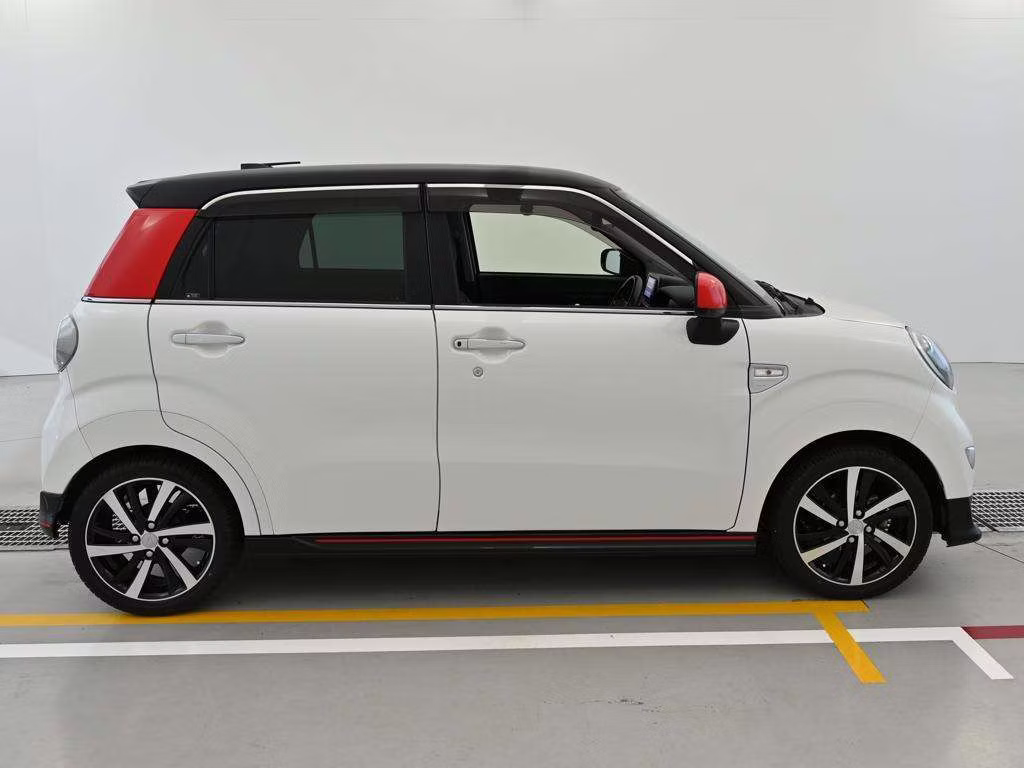 DAIHATSU CAST