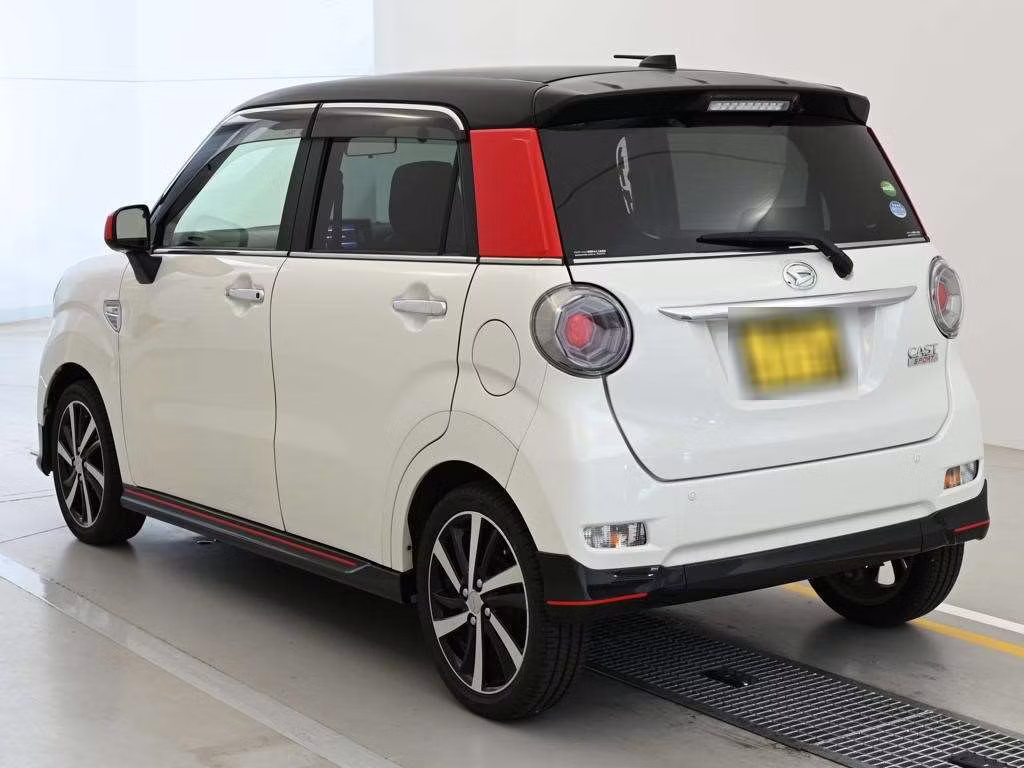 DAIHATSU CAST