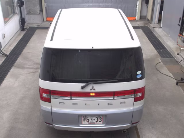 MITSUBISHI DELICA D:5