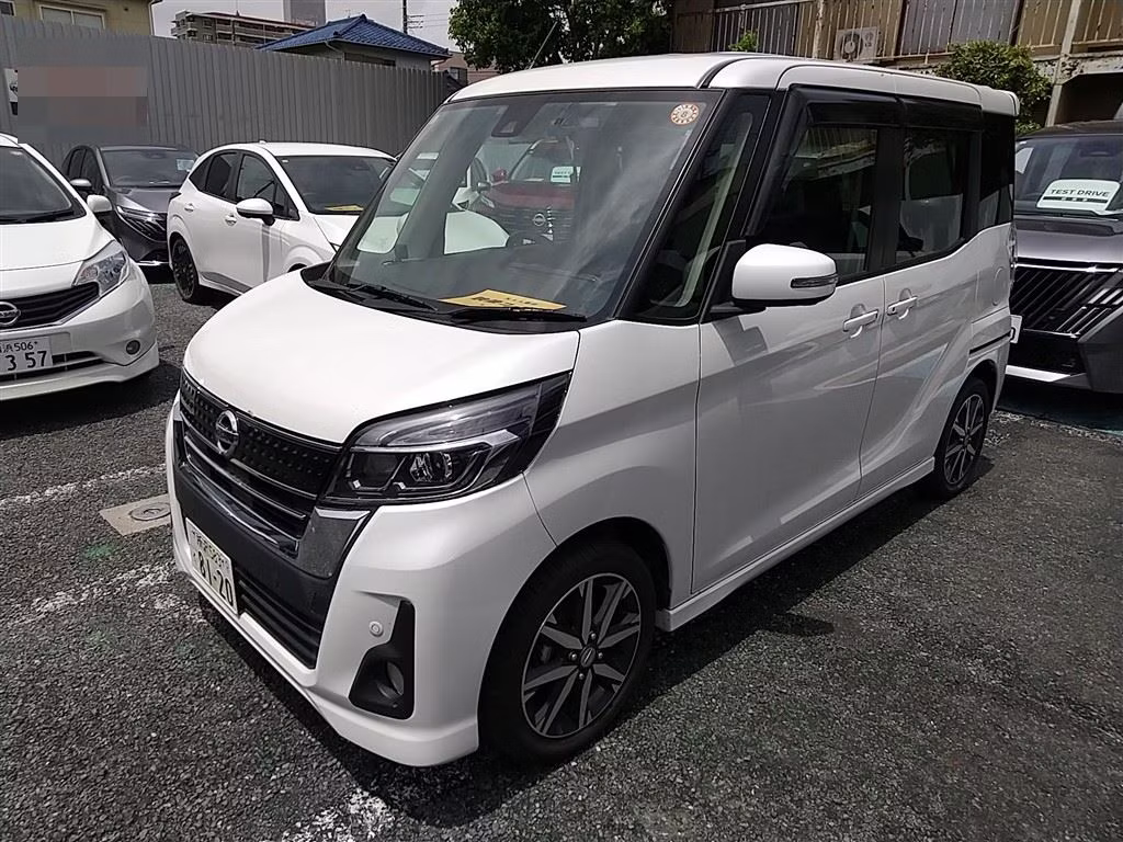 NISSAN DAYZ ROOX