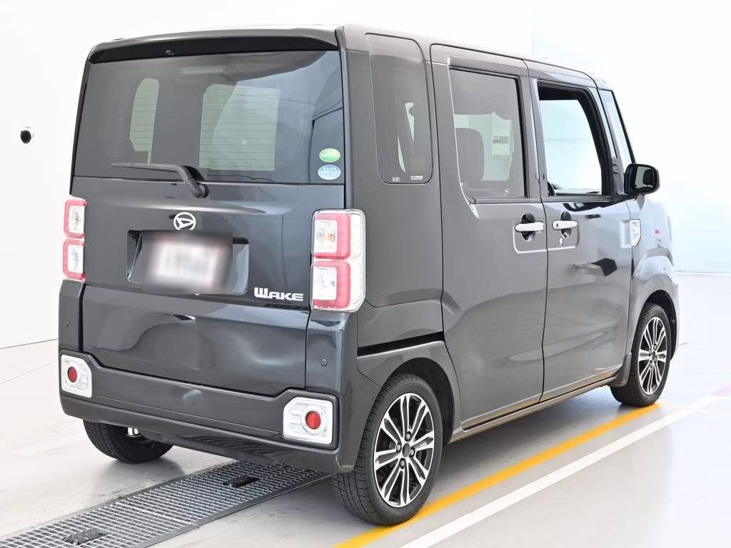 DAIHATSU WAKE