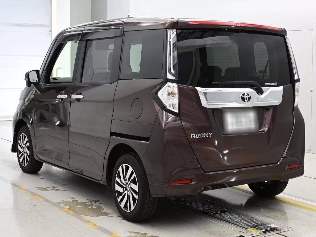 TOYOTA ROOMY