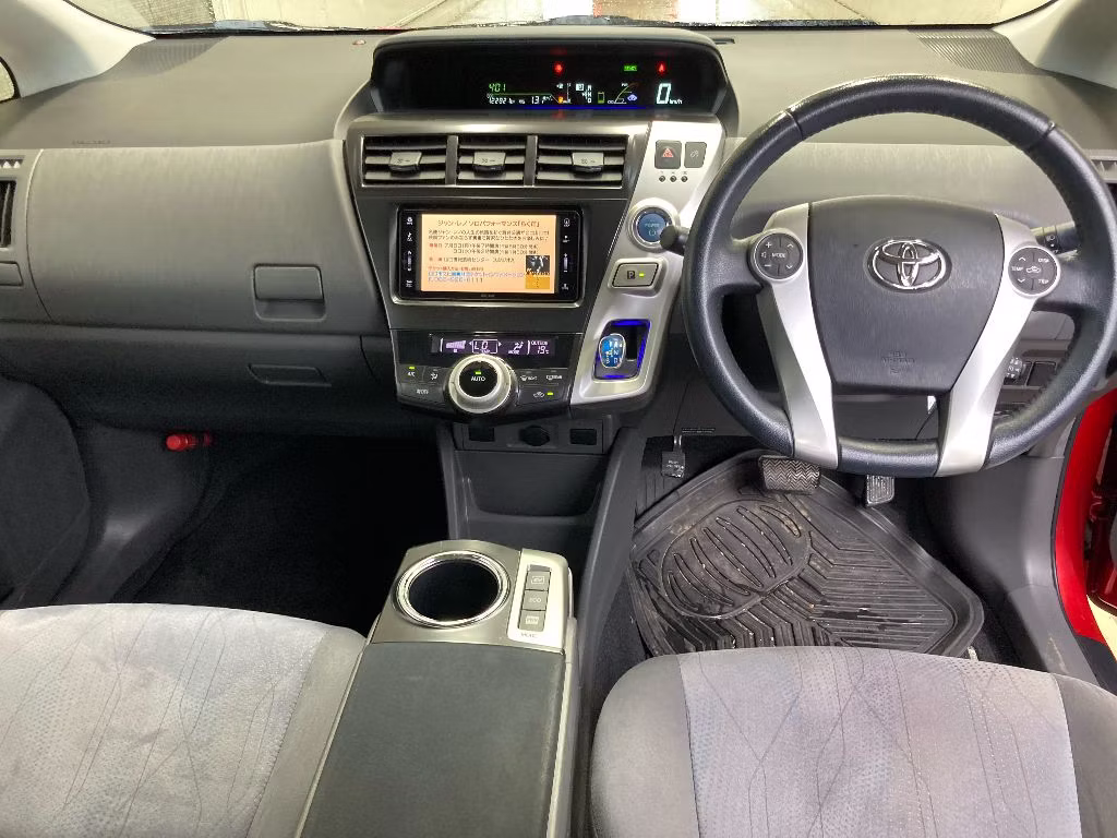 TOYOTA PRIUS ALPHA