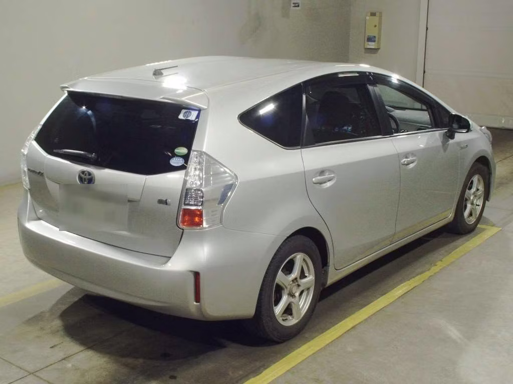 TOYOTA PRIUS ALPHA