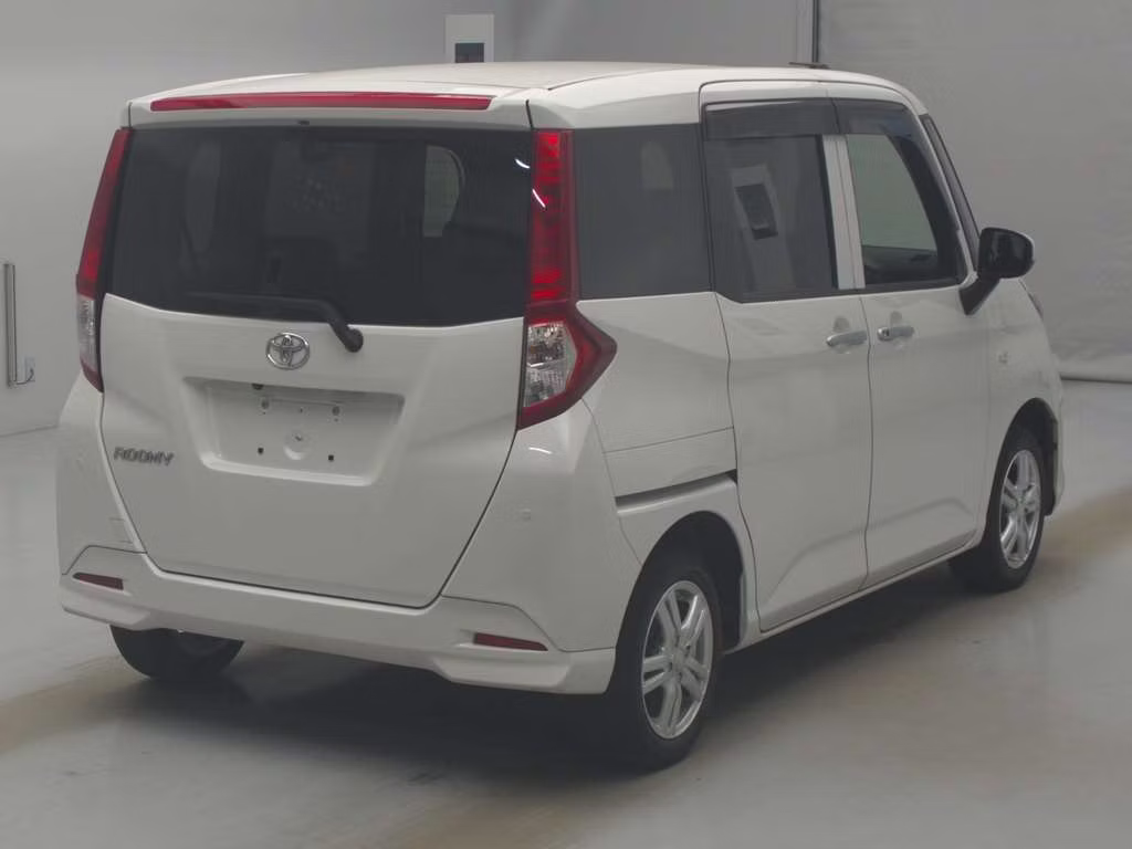 TOYOTA ROOMY