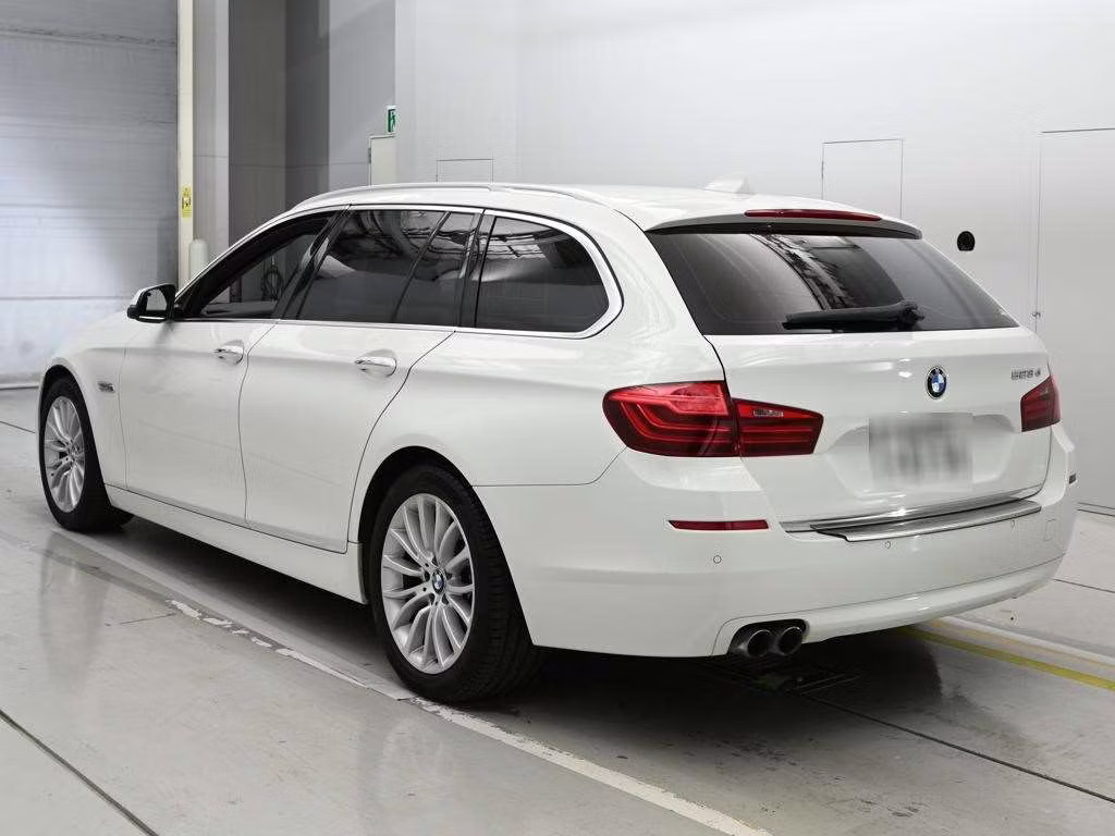 BMW 5-SERIES