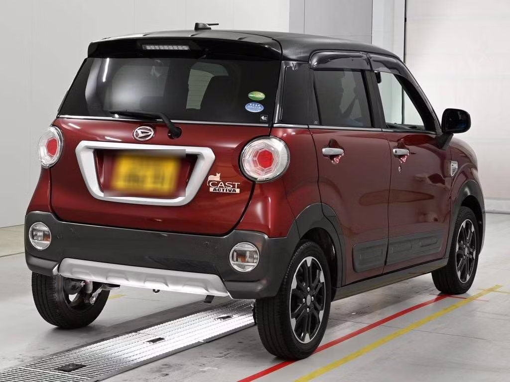 DAIHATSU CAST