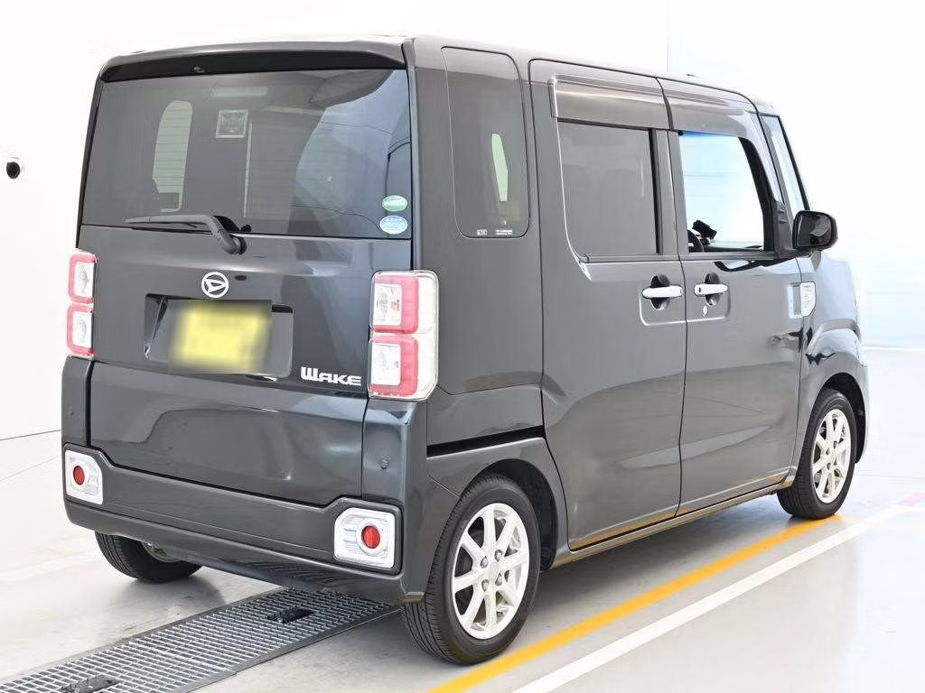DAIHATSU WAKE