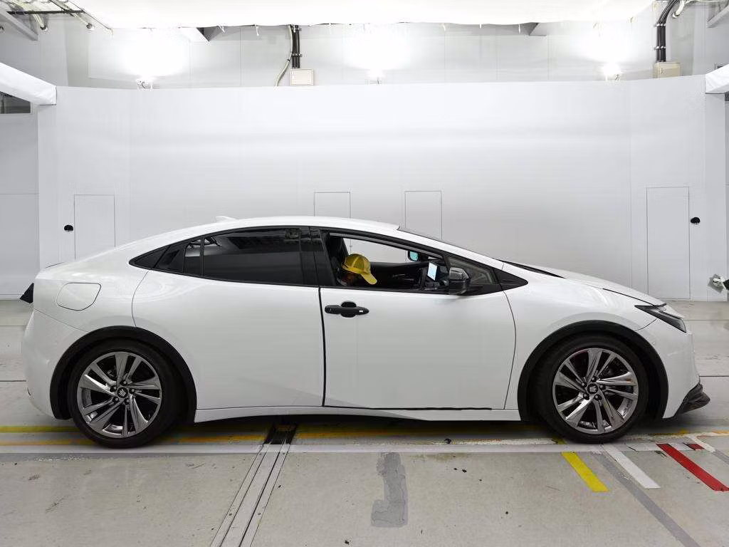 TOYOTA PRIUS PHV