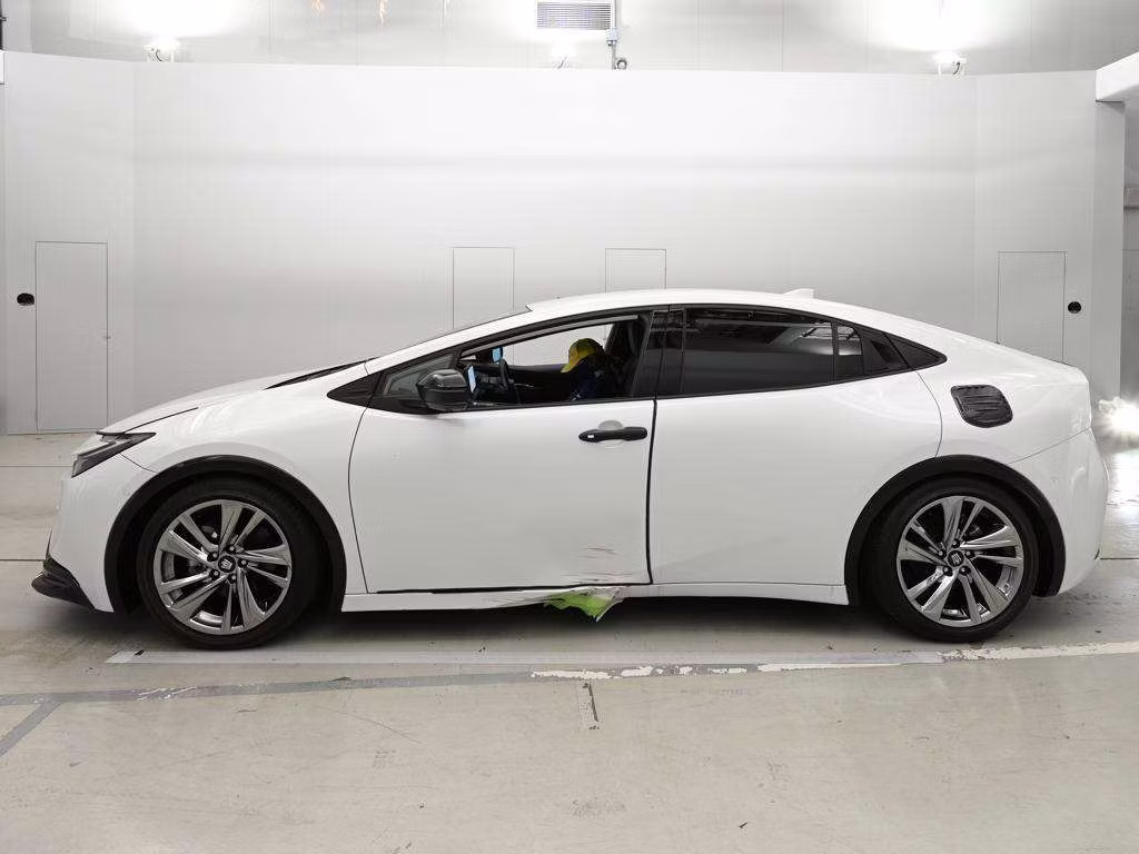 TOYOTA PRIUS PHV