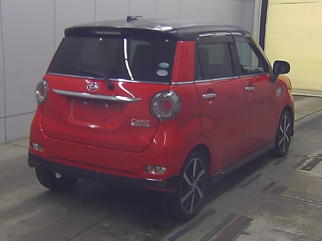 DAIHATSU CAST