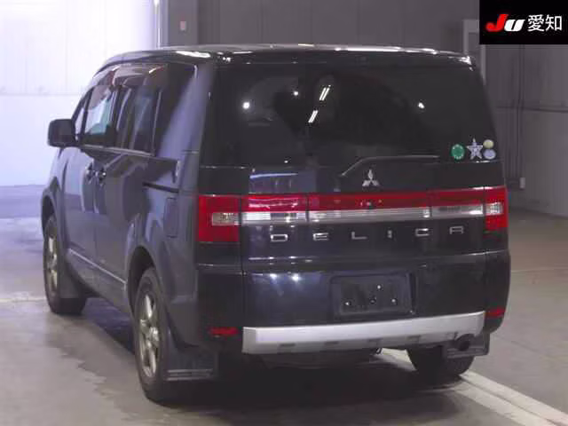 MITSUBISHI DELICA D:5