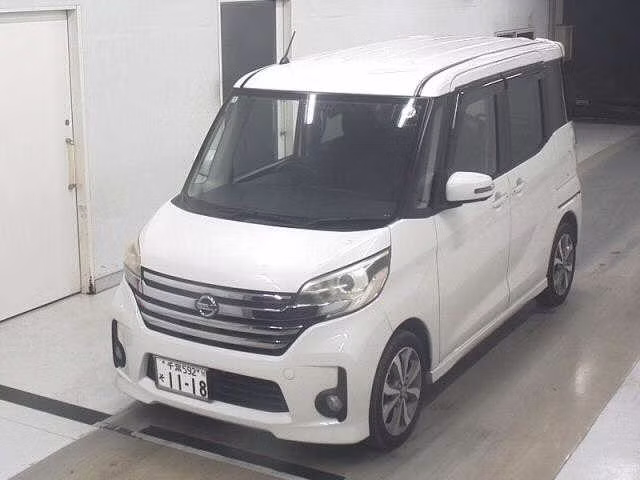 NISSAN DAYZ ROOX