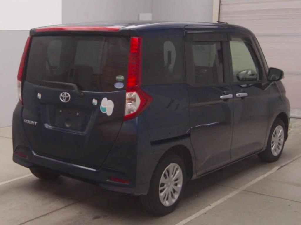 TOYOTA ROOMY