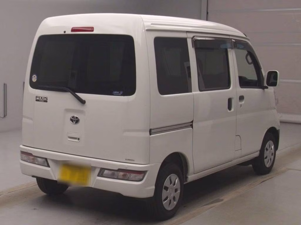 TOYOTA PIXIS VAN