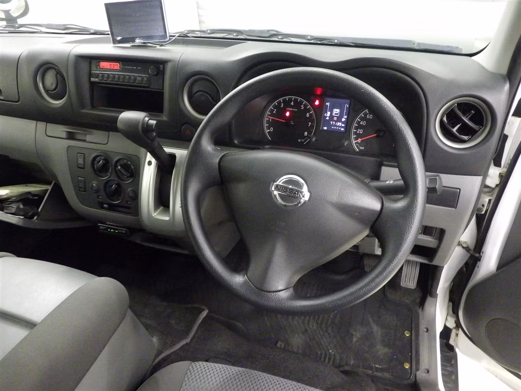 NISSAN NV350 CARAVAN
